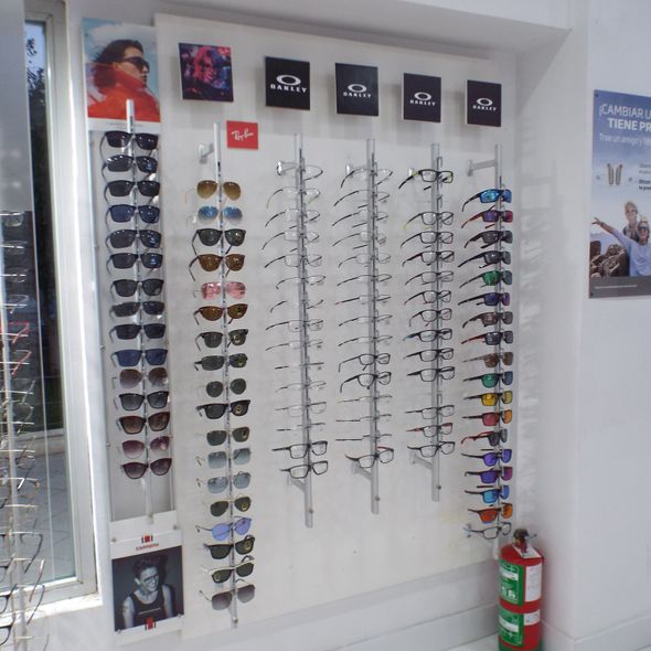 Ortopedia-Óptica-Audífonos-Farmacia Las Alpujarras gafas